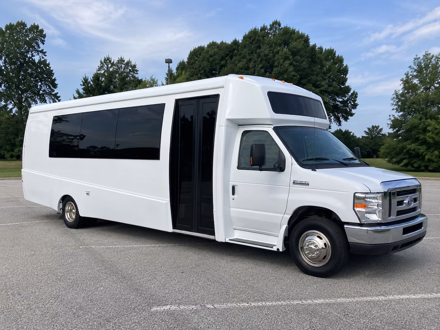 dunwoody 18 passenger party bus