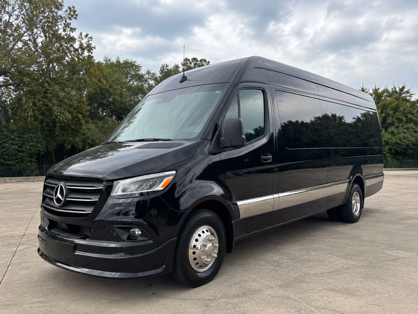 dunwoody airport transportation onboard seating
